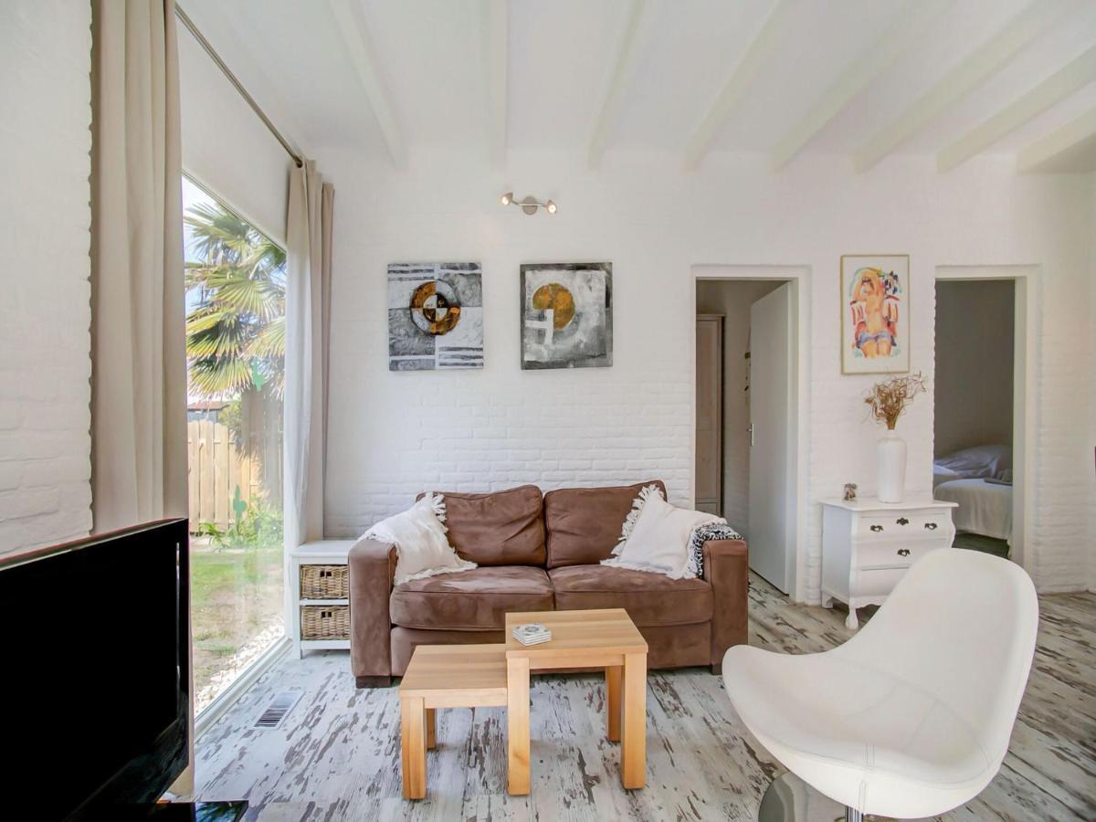 Lovely Bungalow In Noordwijkerhout With Garden Esterno foto