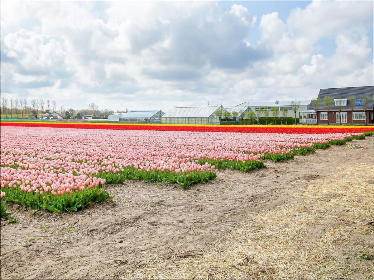 Lovely Bungalow In Noordwijkerhout With Garden Esterno foto