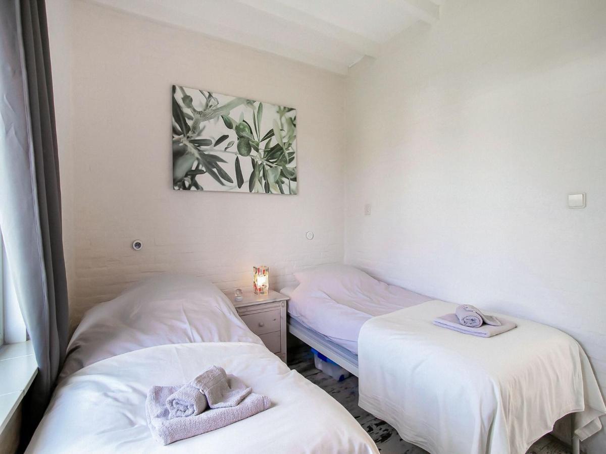 Lovely Bungalow In Noordwijkerhout With Garden Esterno foto