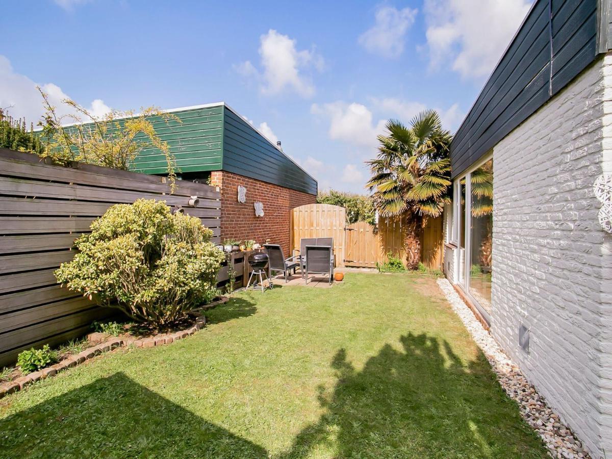 Lovely Bungalow In Noordwijkerhout With Garden Esterno foto