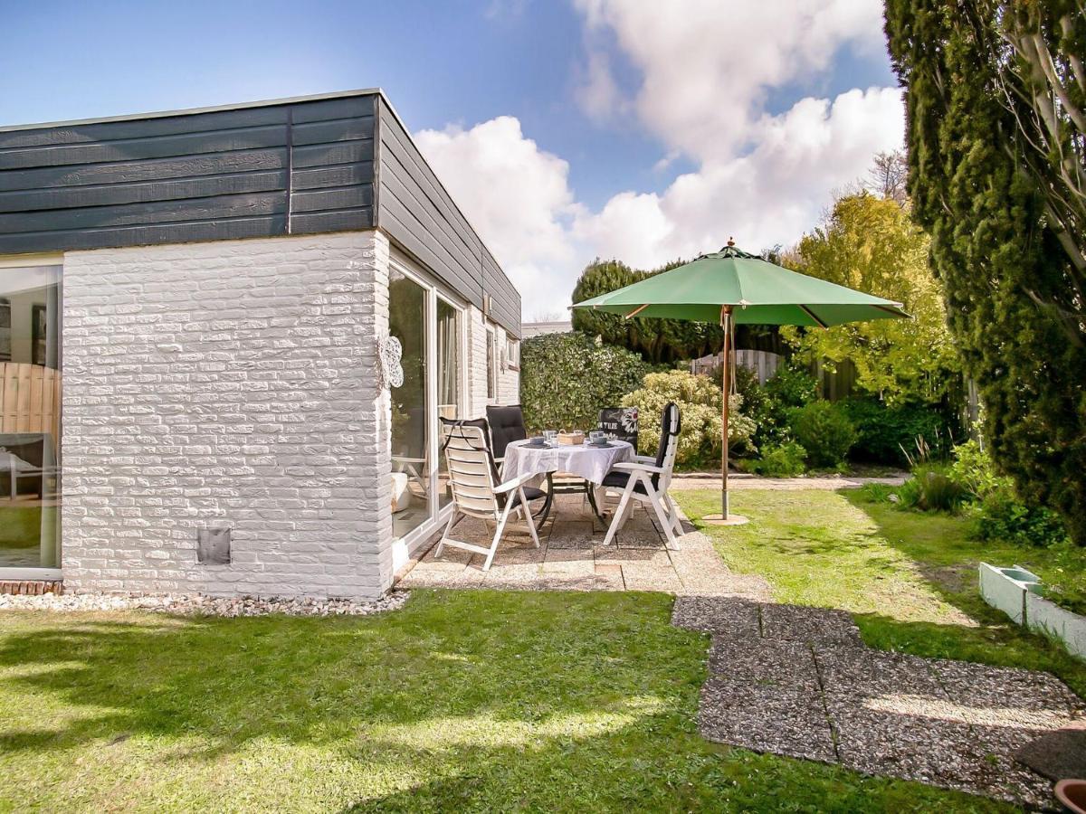 Lovely Bungalow In Noordwijkerhout With Garden Esterno foto